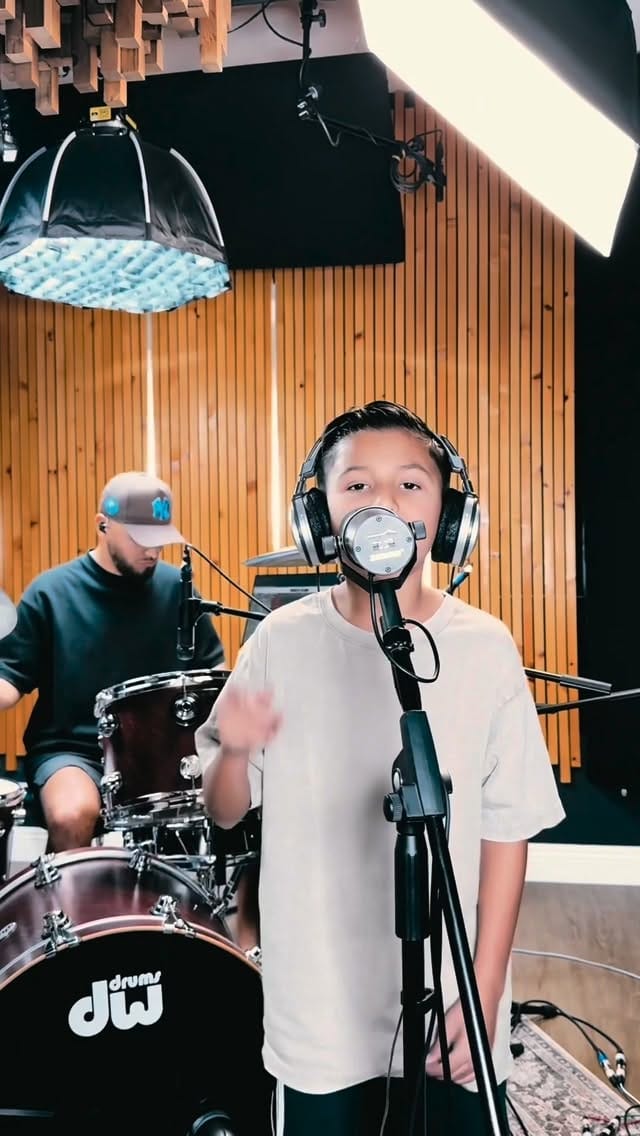 Post 3 by Sammy Felix  [🥁] on Instagram (video)
