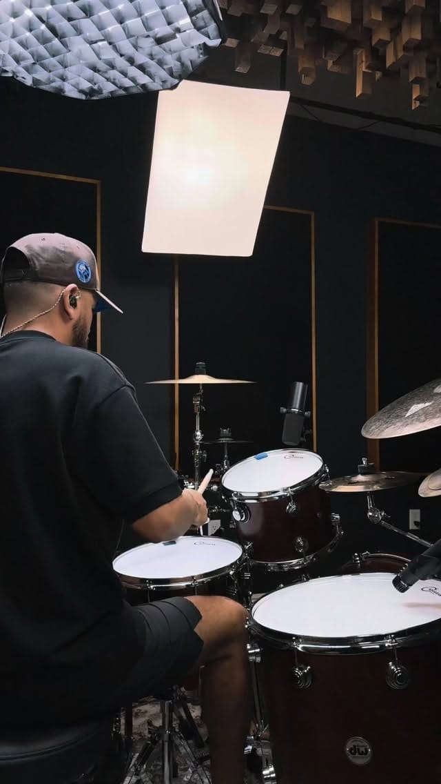 Post 5 by Sammy Felix  [🥁] on Instagram (video)