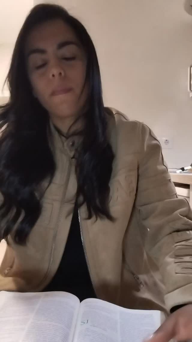 Post 10 by Clara Dias | Fé & Fitness ⭐ on Instagram (video)