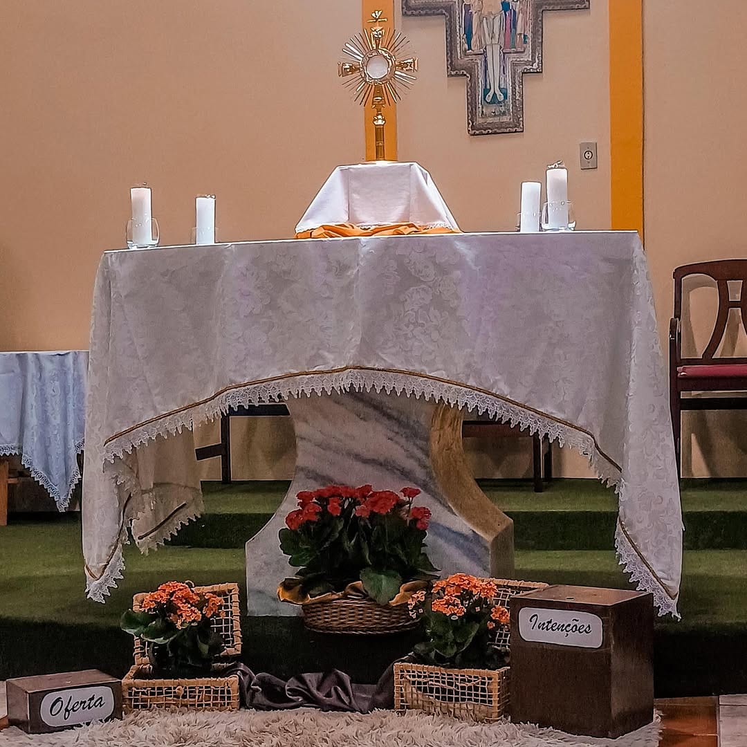 Post 10 by Comunidade Católica Nova Aliança on Instagram (carousel)