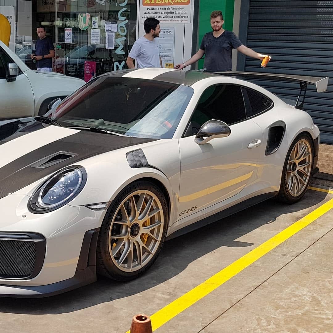 Post 7 by Carros Exóticos Mato Grosso on Instagram (carousel)
