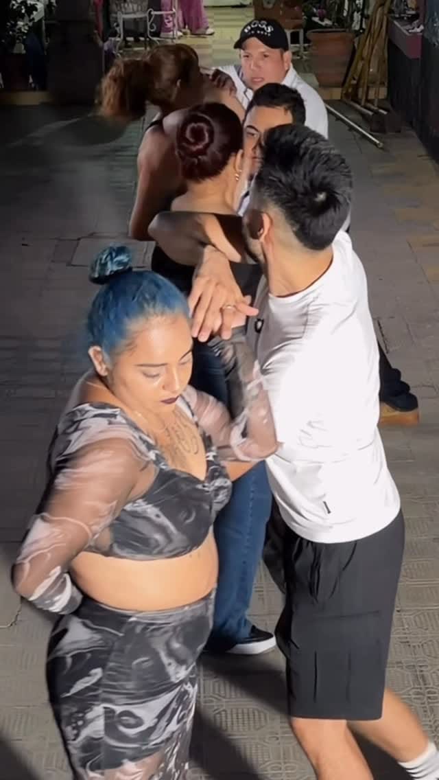 Post 2 by MamboSon | Academia de Baile on Instagram (video)