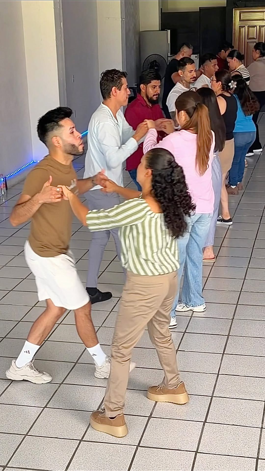 Post 1 by MamboSon | Academia de Baile on Instagram (video)