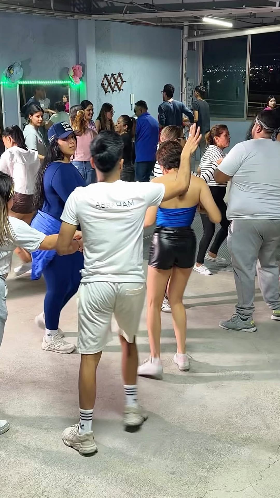 Post 6 by MamboSon | Academia de Baile on Instagram (video)