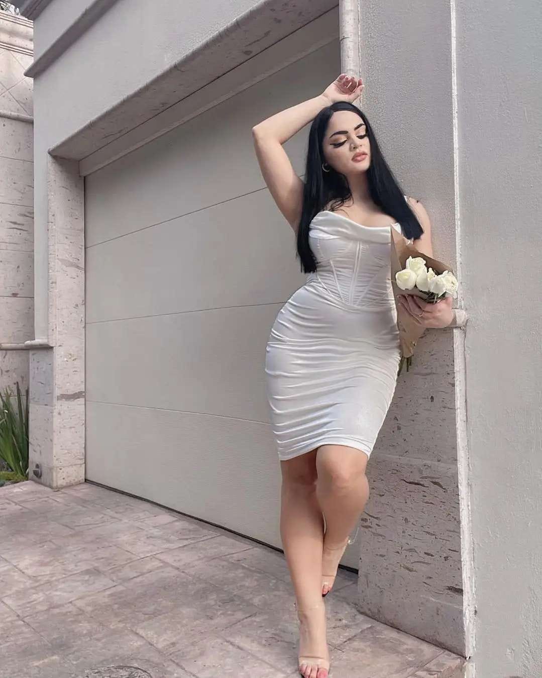 Post 5 by Models Hermosas on Instagram (carousel)