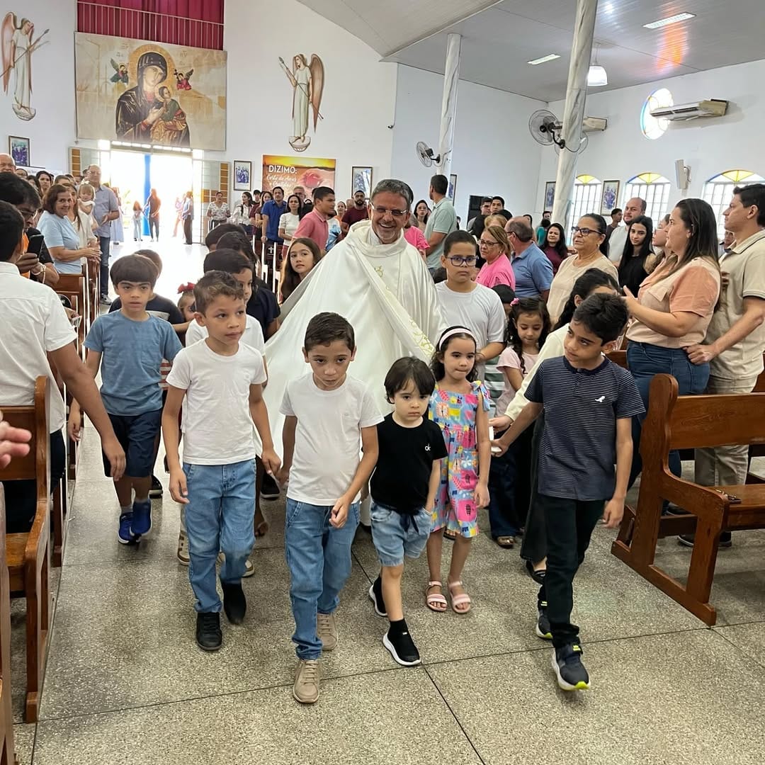 Post 9 by Paróquia N.Sra. Perpétuo Socorro on Instagram (carousel)