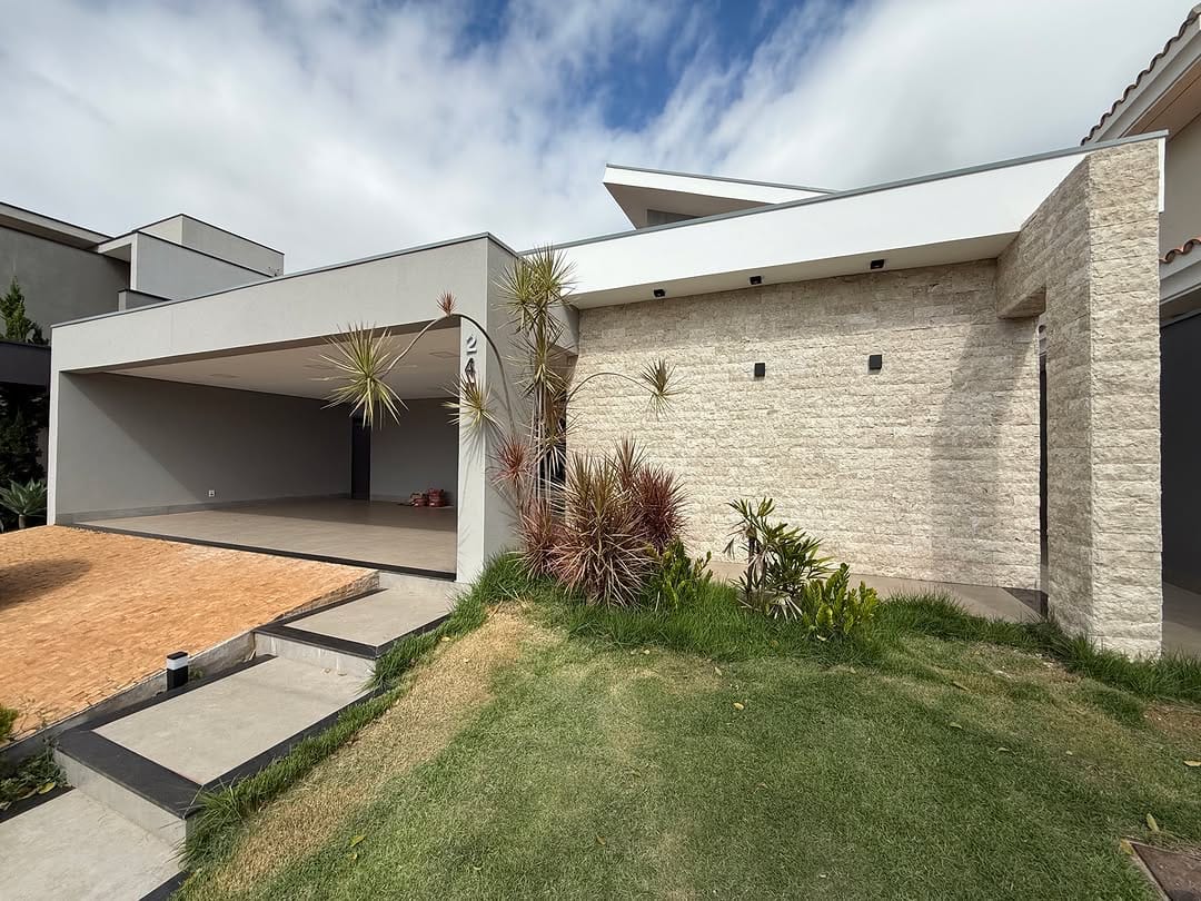 Post 8 by ImobiliáriaGondim Creci 6862-J on Instagram (carousel)