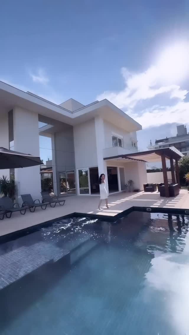 Post 6 by Casas de Luxo Brasil on Instagram (video)