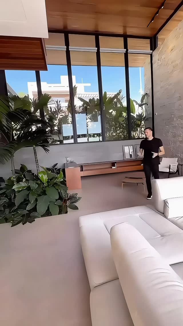 Post 4 by Casas de Luxo Brasil on Instagram (video)