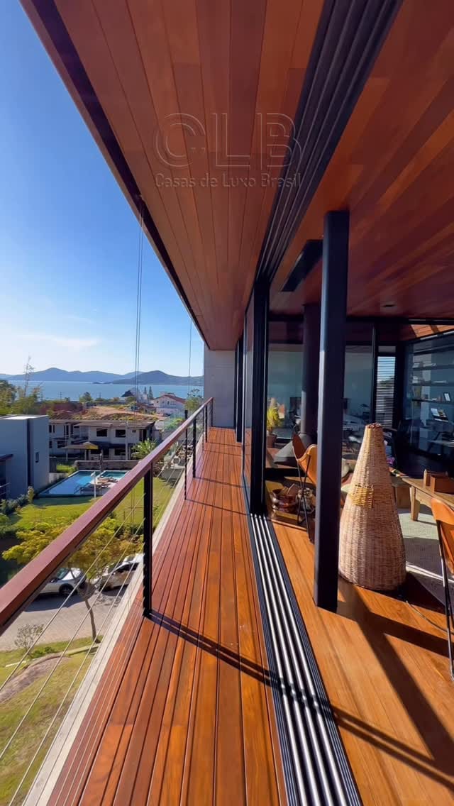 Post 5 by Casas de Luxo Brasil on Instagram (video)