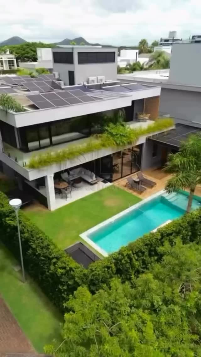 Post 9 by Casas de Luxo Brasil on Instagram (video)