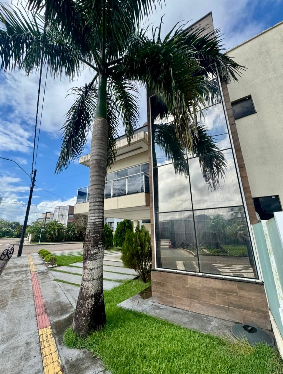 Post 1 by Arquiteto & Construtor | Corretor de imóveis em Macapá on Instagram (carousel)