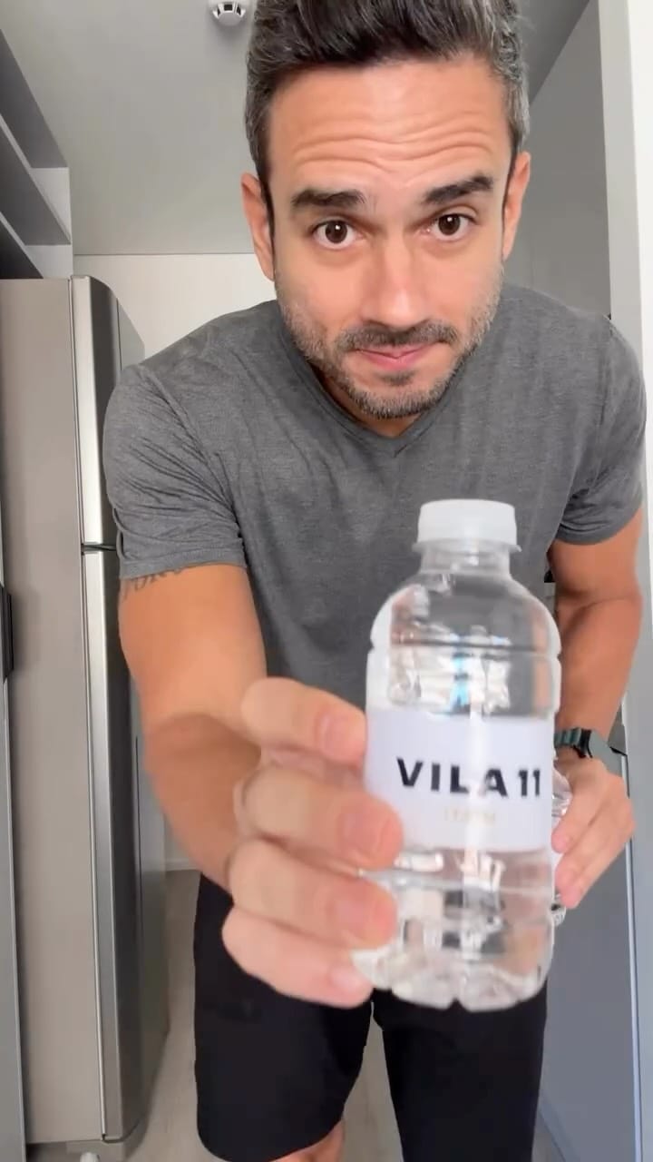 Post 9 by Vila 11 on Instagram (video)