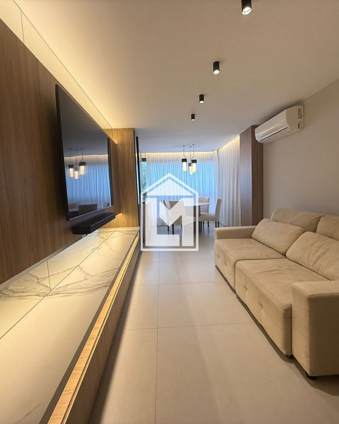 Post 1 by Lívia Machado Imóveis | Imobiliária em Vitória on Instagram (carousel)