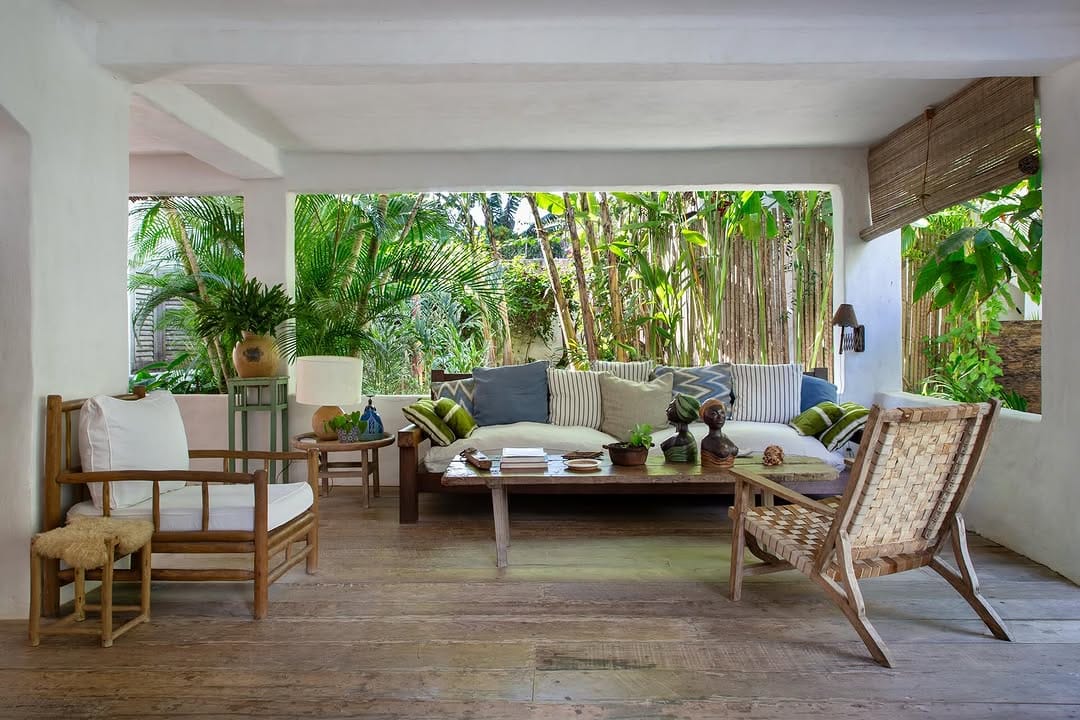 Post 4 by Casa Trancoso Imóveis on Instagram (carousel)