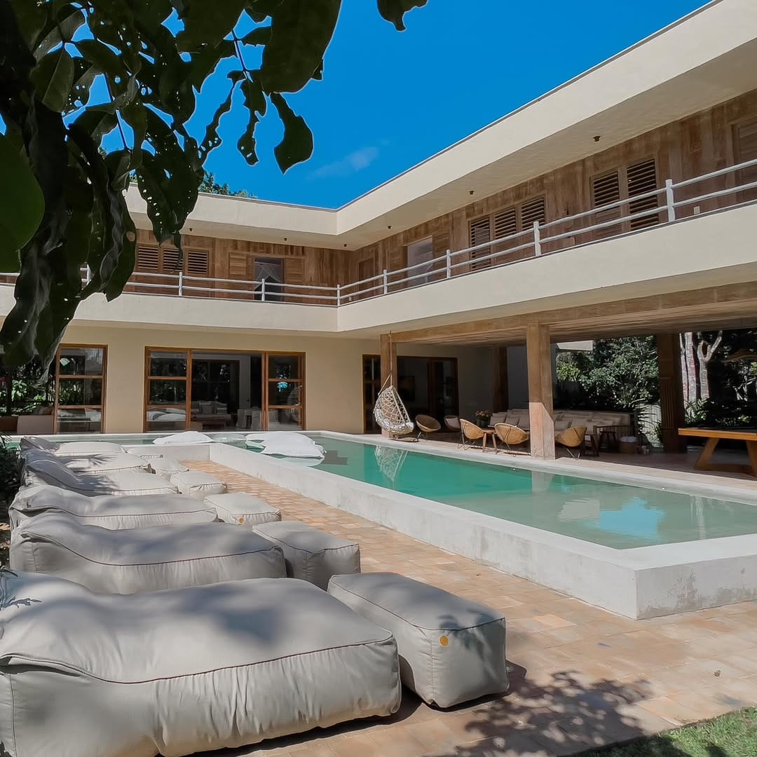 Post 10 by Casa Trancoso Imóveis on Instagram (carousel)