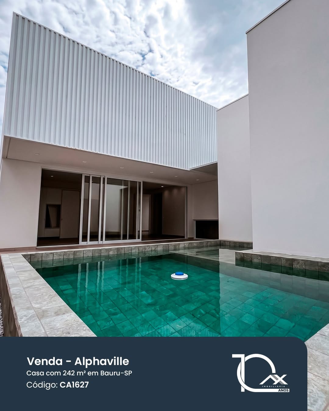 Post 3 by AX Imobiliária on Instagram (carousel)