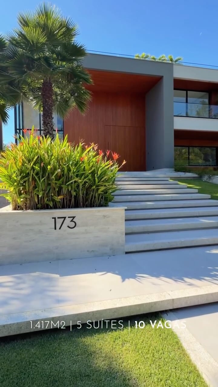 Post 6 by Realler Imóveis on Instagram (video)
