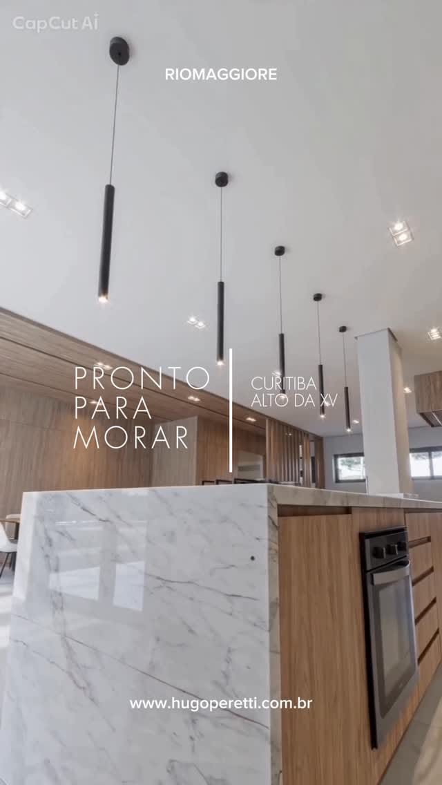 Post 9 by Hugo Peretti on Instagram (video)