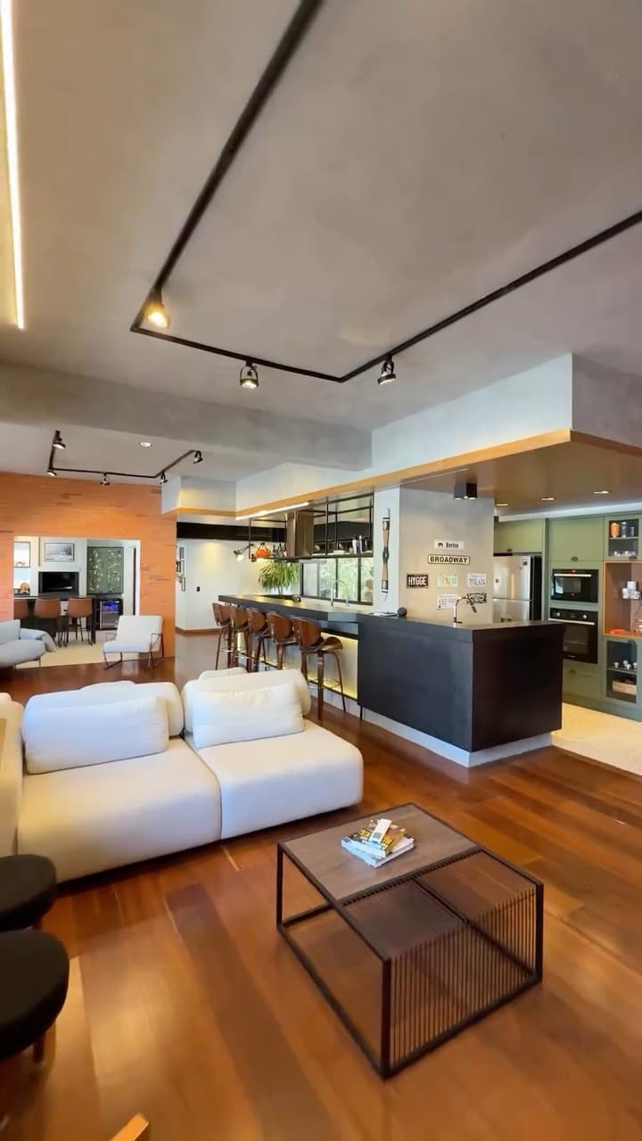 Post 8 by Luagge Imóveis | Porto Alegre on Instagram (video)