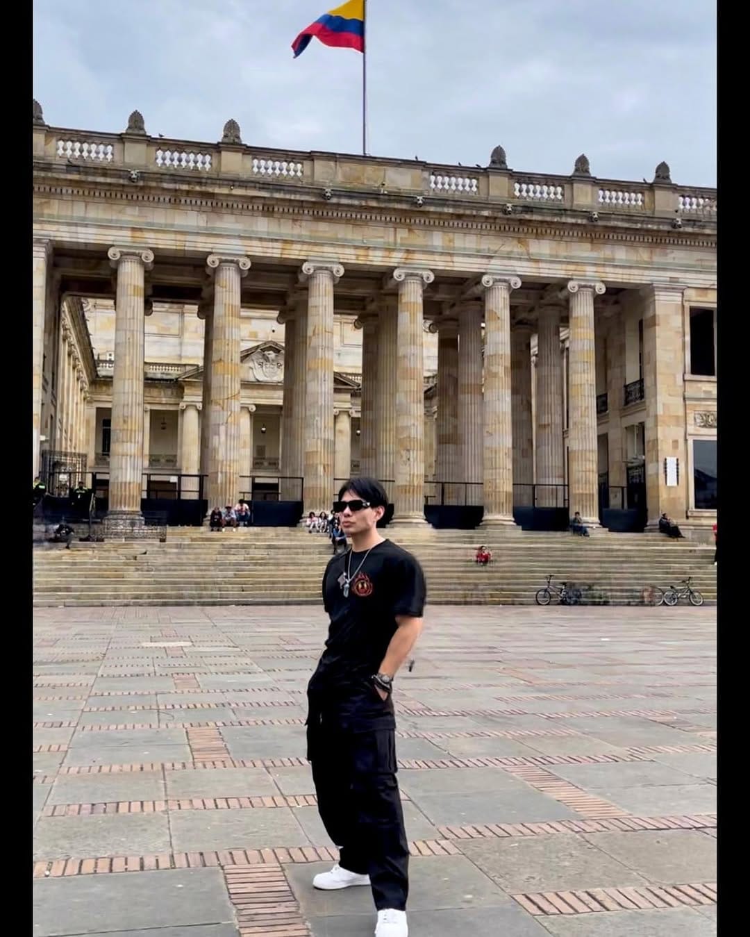 Post 8 by Alejandro Ro 🥀 on Instagram (carousel)