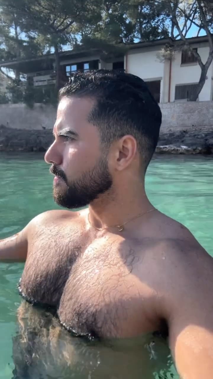 Post 2 by Fernando Marval on Instagram (video)