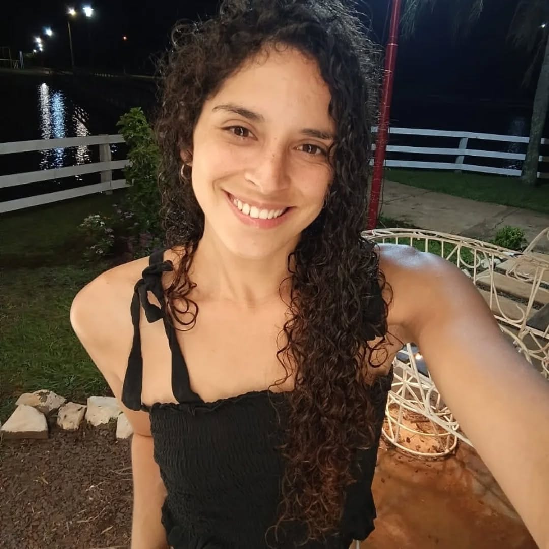 Post 8 by Cami Lemos on Instagram (carousel)