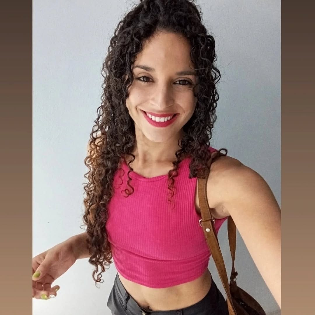 Post 6 by Cami Lemos on Instagram (carousel)