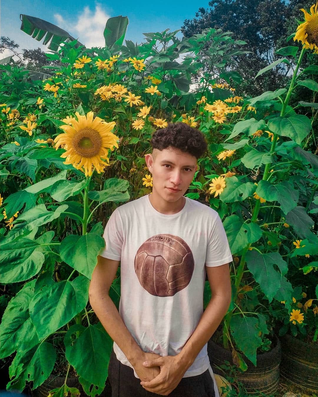 Post 4 by Frank Mena on Instagram (image)