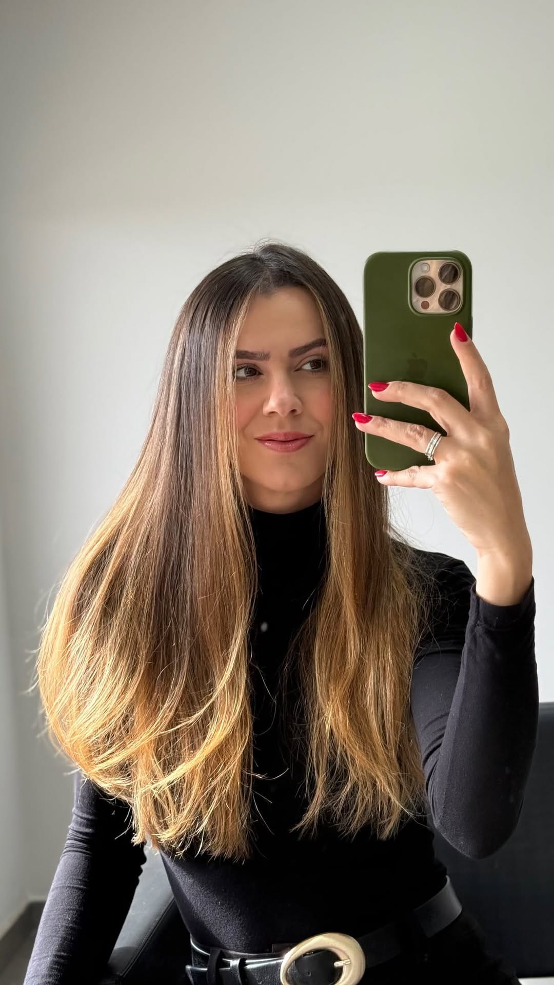 Post 2 by Angelica Maia on Instagram (video)
