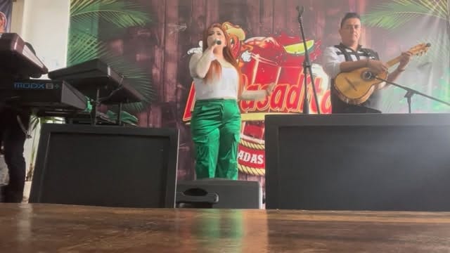 Post 9 by Kary Villaseñor 🎤💖 on Instagram (video)