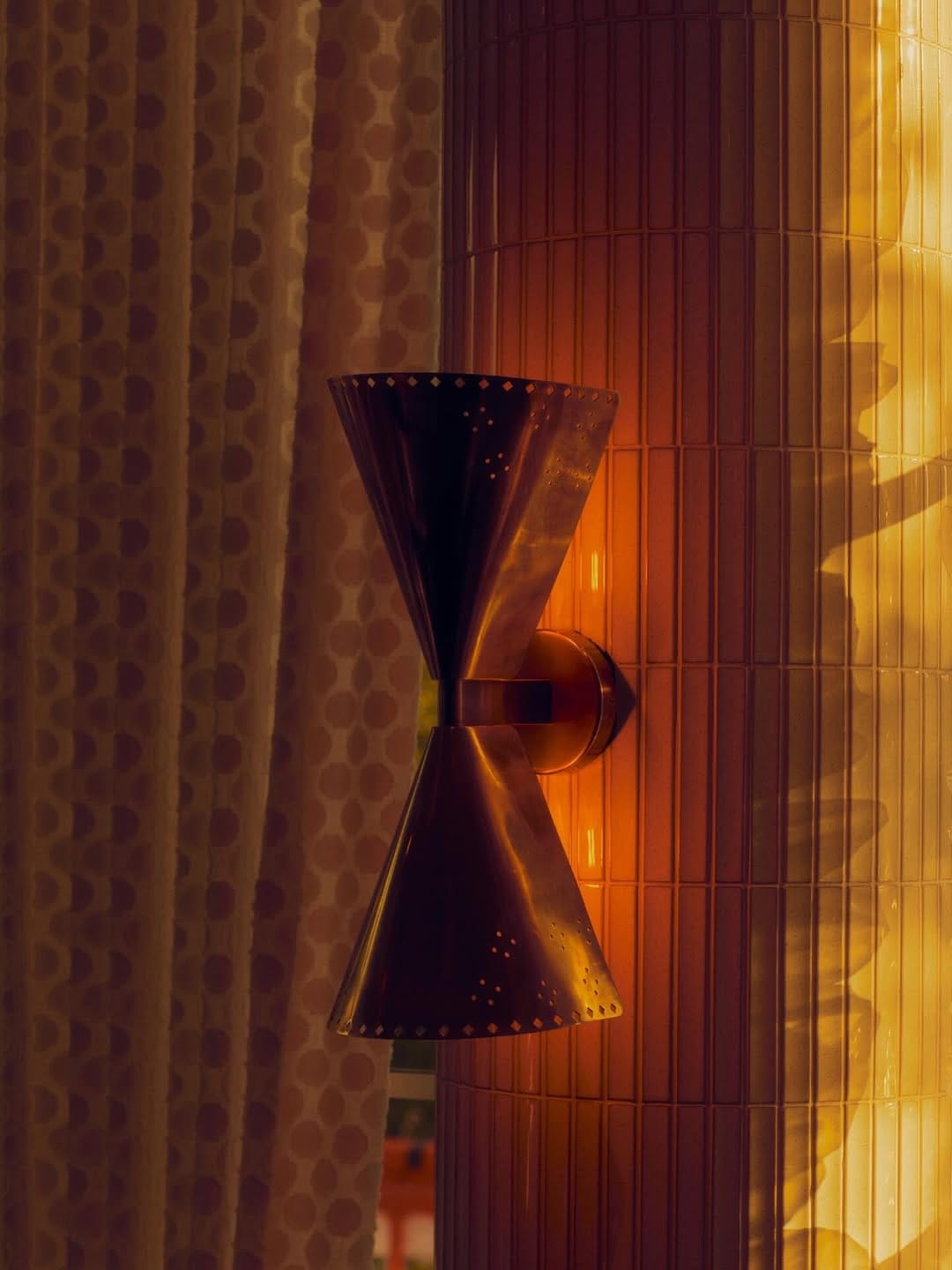 Post 9 by light . iQ on Instagram (image)