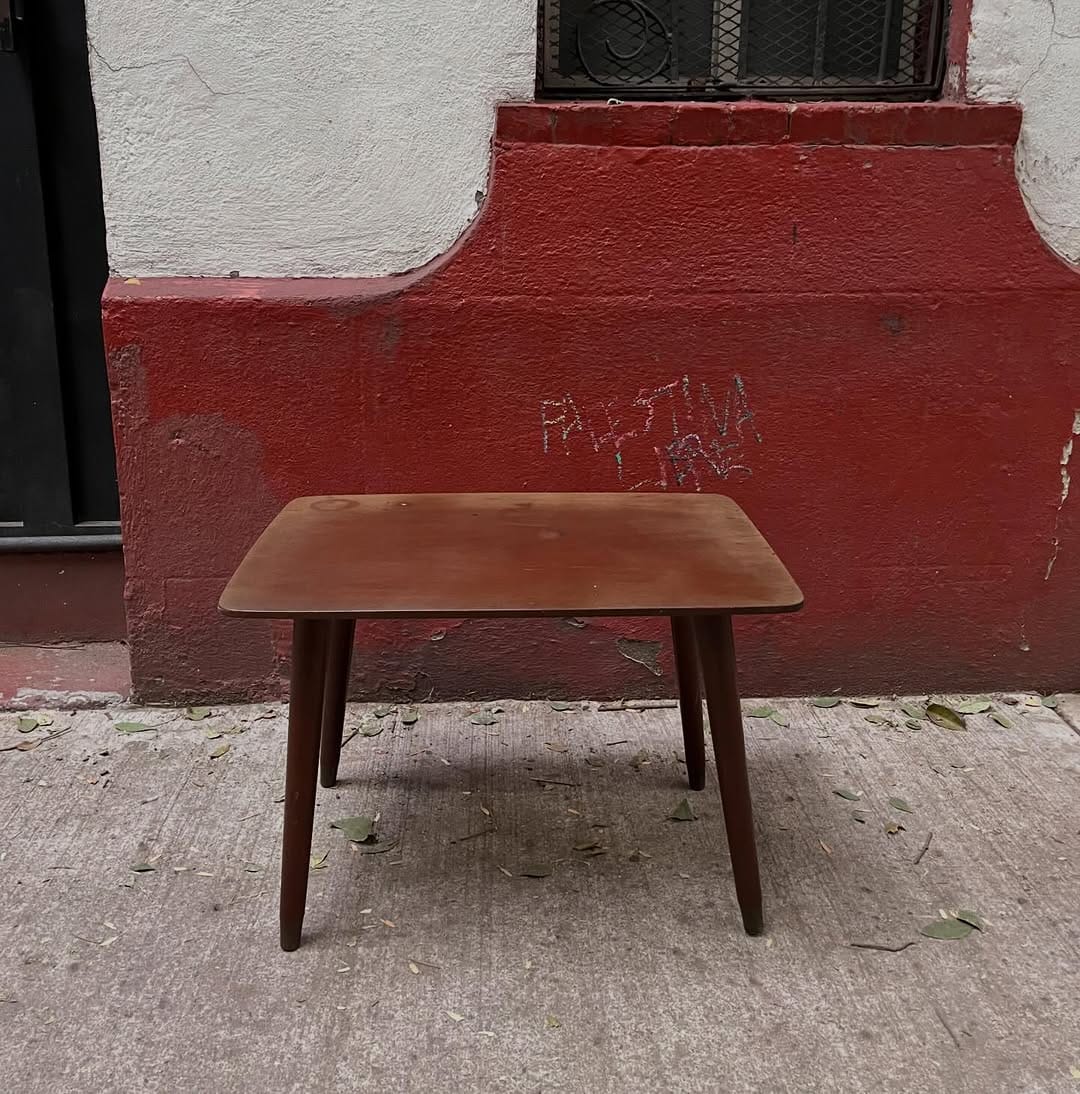 Post 5 by Frenetica galeria. Modernismo on Instagram (carousel)