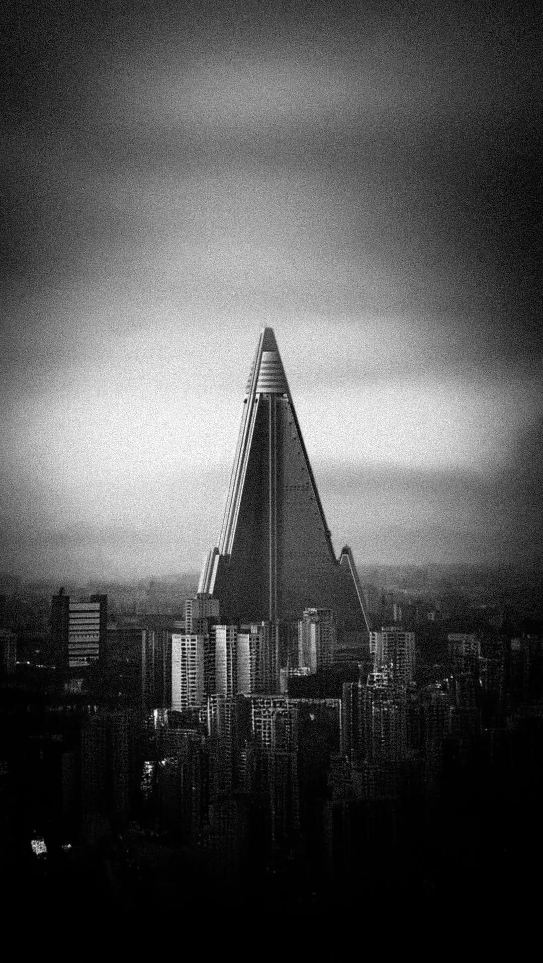 Post 7 by Ambroise Léon on Instagram (video)