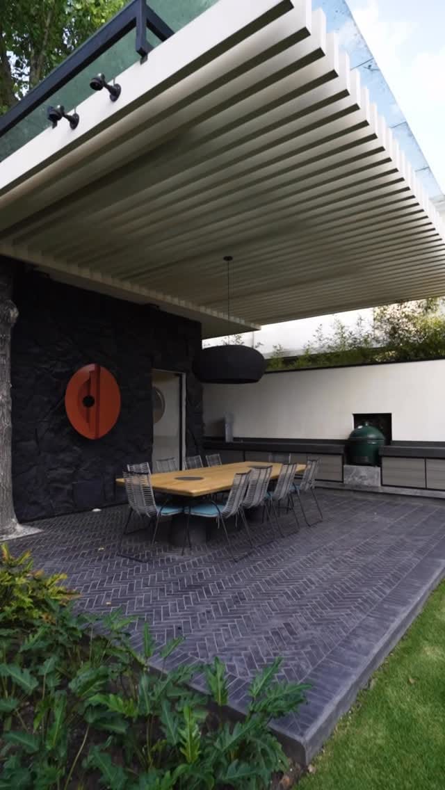 Post 8 by STUDIOROCA on Instagram (video)