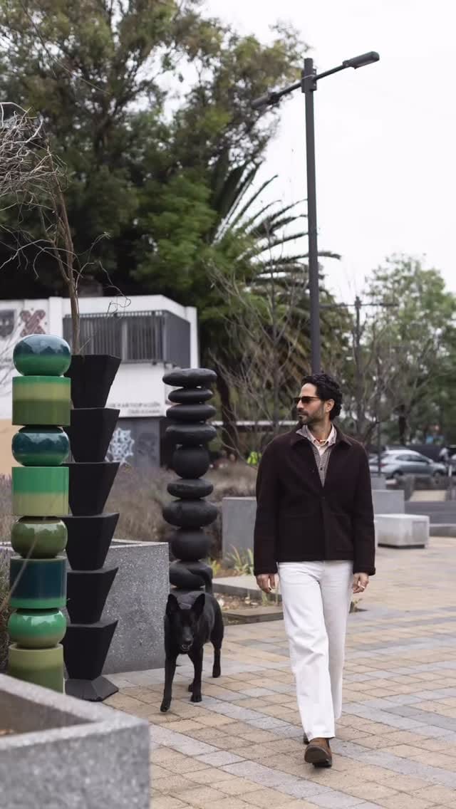 Post 10 by Daniel Orozco on Instagram (video)