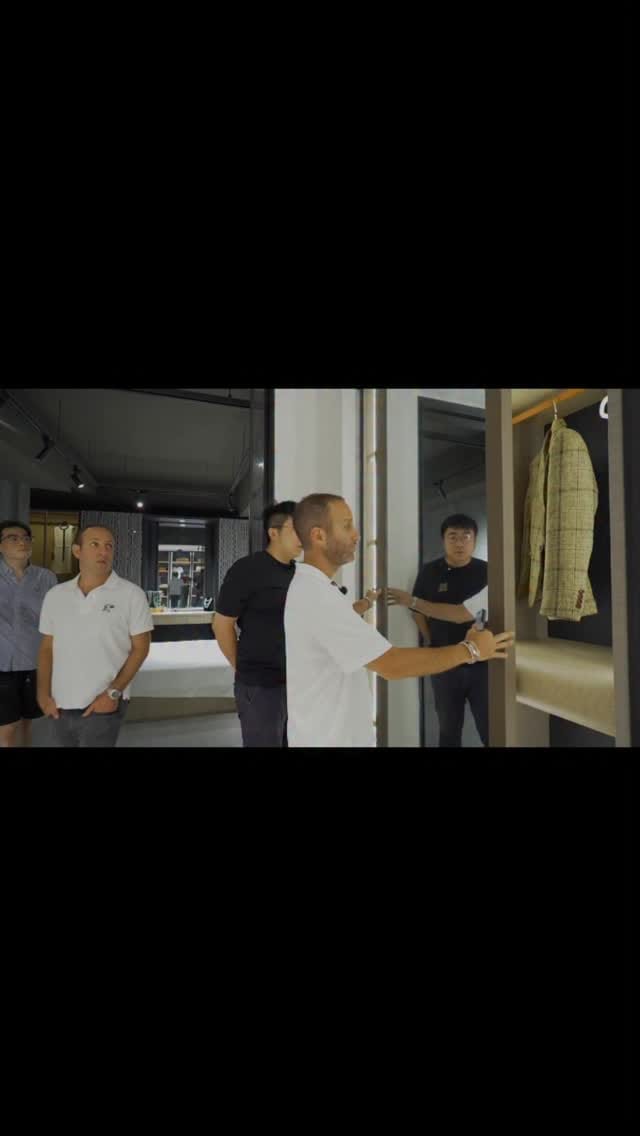 Post 3 by Daniel Gindic on Instagram (video)