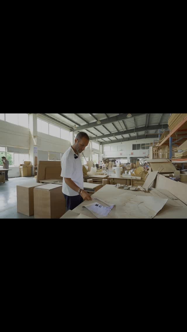 Post 4 by Daniel Gindic on Instagram (video)