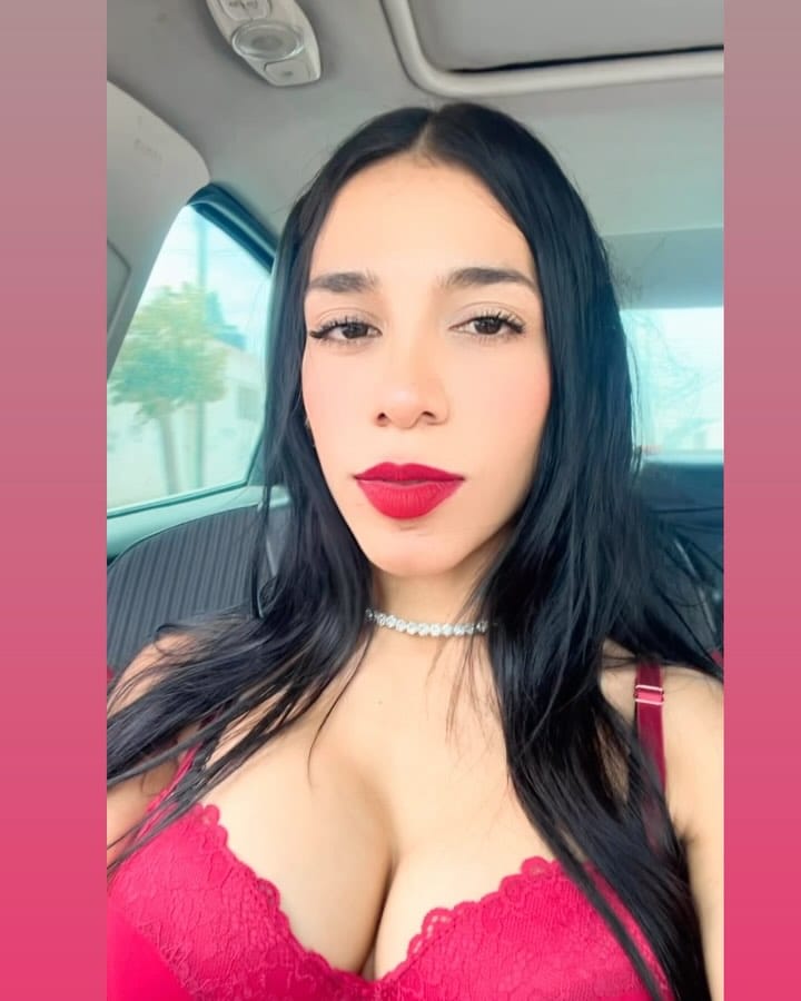 Post 4 by Alejandra🍓 on Instagram (carousel)