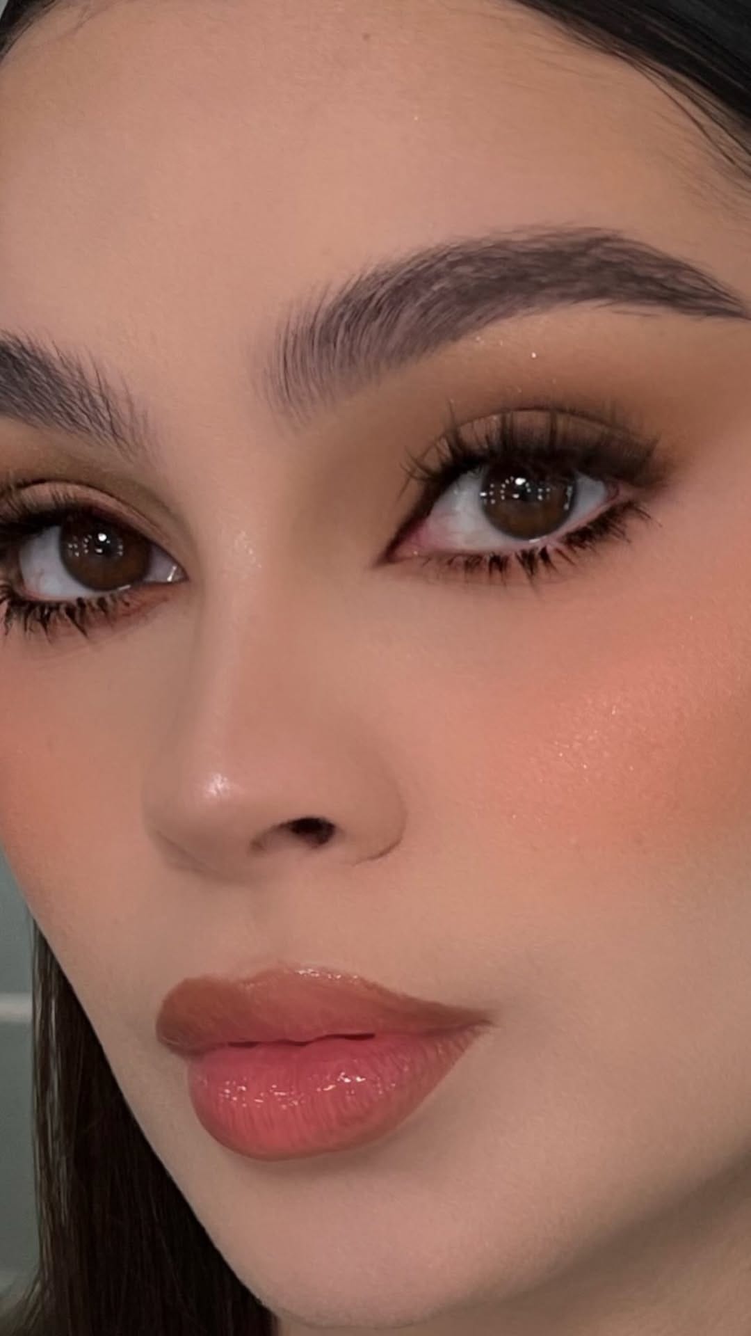 Post 1 by Thalía Barajas Makeup on Instagram (video)