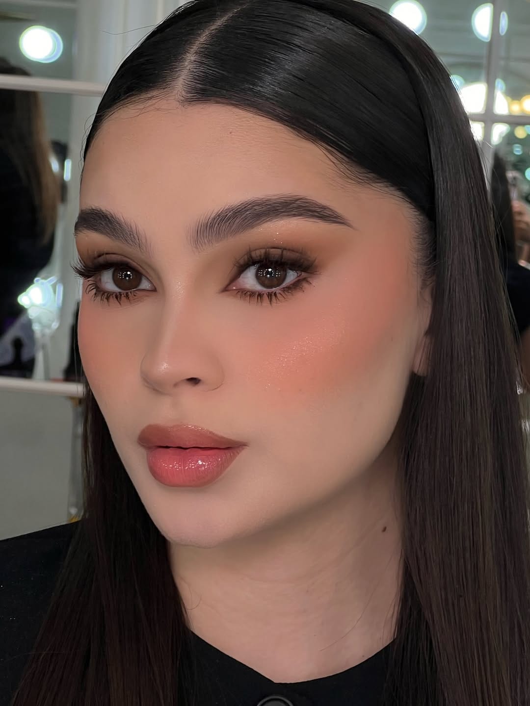 Post 2 by Thalía Barajas Makeup on Instagram (carousel)