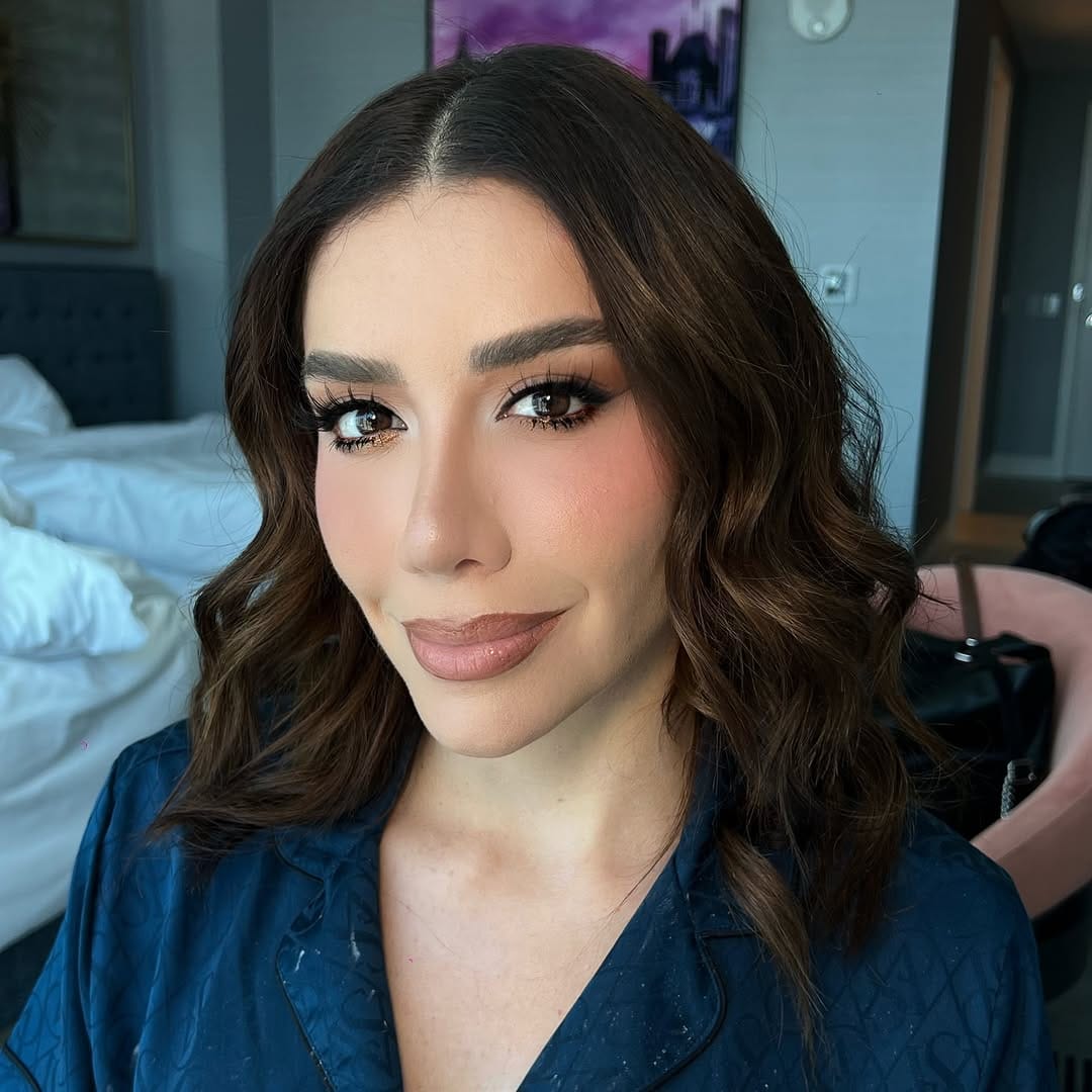 Post 9 by Thalía Barajas Makeup on Instagram (carousel)