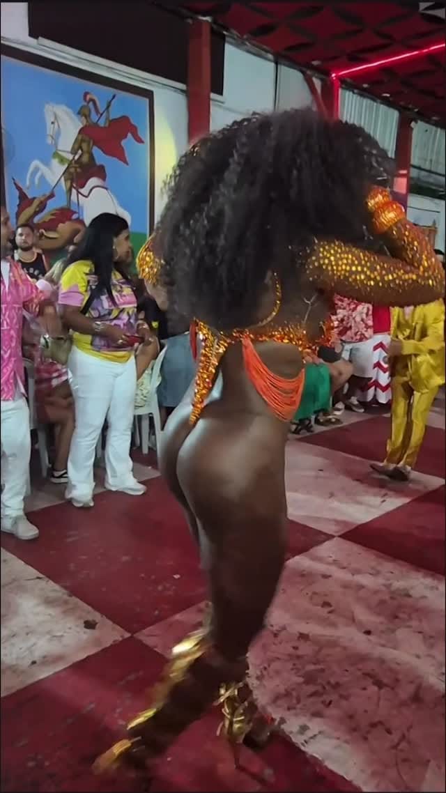 Post 3 by Isabelle Amaral on Instagram (video)