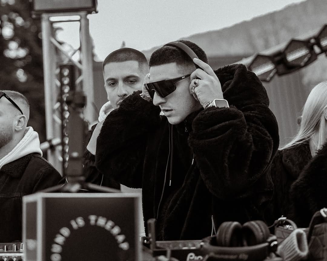 Post 6 by 𝐉𝐚𝐦𝐞𝐬 𝐉𝐢𝐦 on Instagram (carousel)
