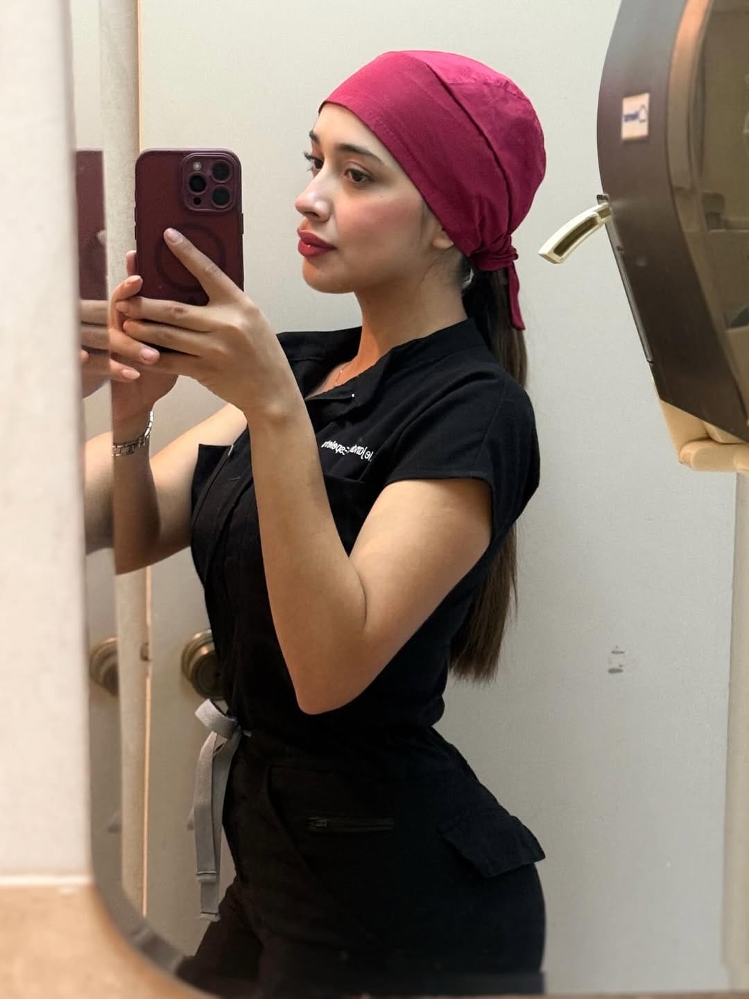 Post 3 by Alejandra Espeleta 👩🏻‍⚕️🦷🪥 on Instagram (image)