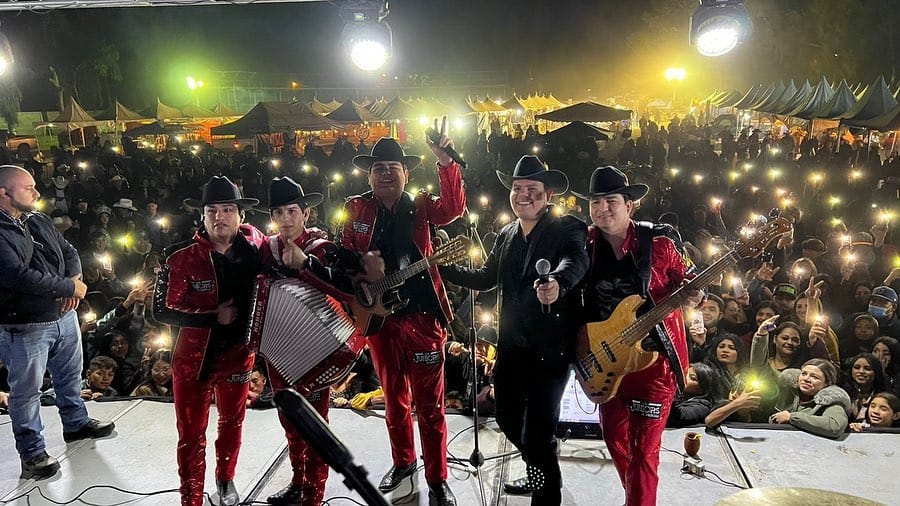 Post 10 by Los Juniors De Mexicali on Instagram (carousel)