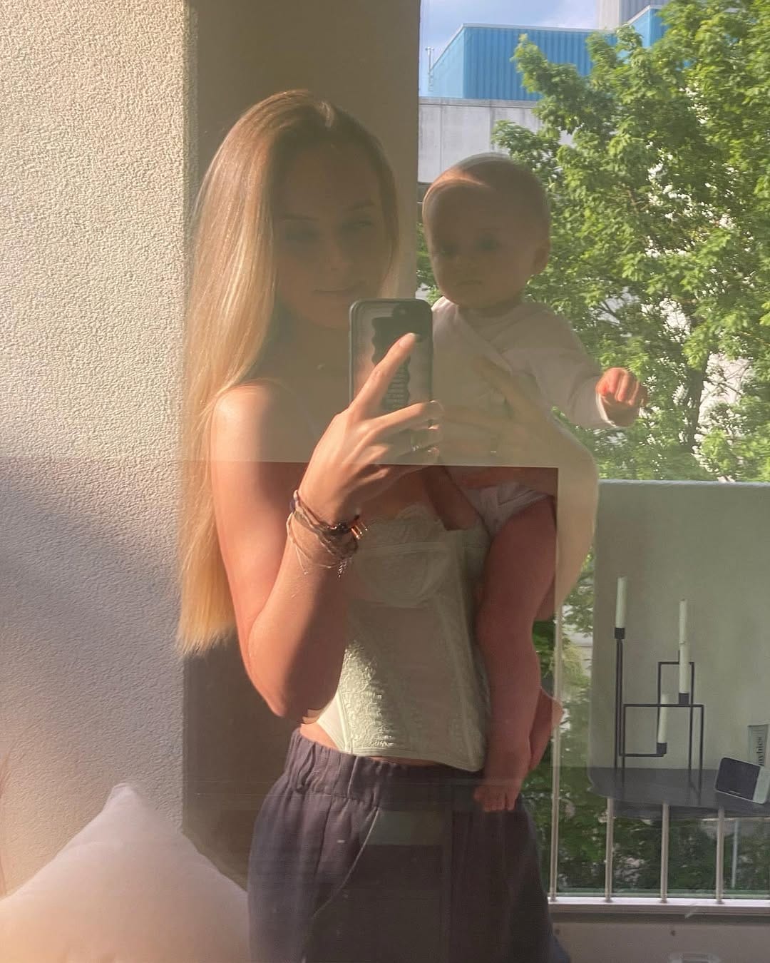 Post 8 by LEONIE HUHN on Instagram (carousel)