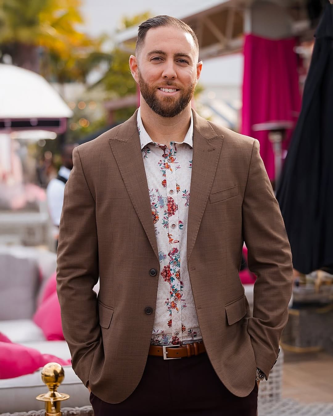 Post 4 by 𝗕𝗔𝗖𝗞𝗦𝗧𝗔𝗚𝗘 𝗕𝗟𝗔𝗞𝗘 on Instagram (carousel)