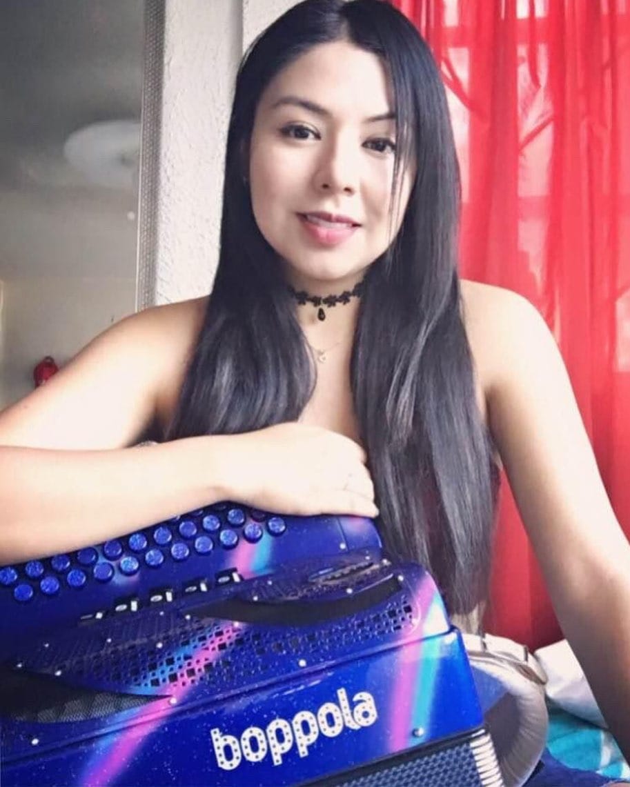 Post 7 by Alma Vega Dra. Acordeón on Instagram (image)