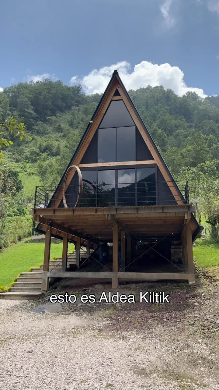 Post 9 by FANN VIAJERA on Instagram (video)